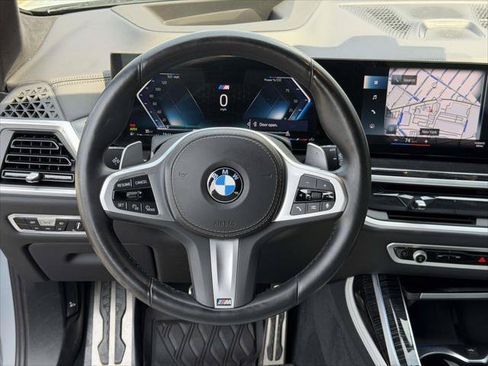 Used 2023 BMW X7 xDrive40i w/ M Sport Package AWD/4WD image 17