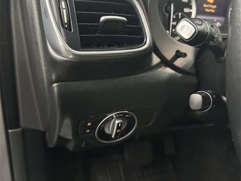 Used 2017 INFINITI QX30 Premium w/ Navigation Package image 15