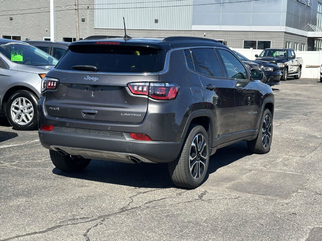 Used 2023 Jeep Compass Limited AWD/4WD image 4