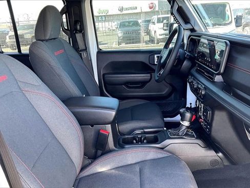 Used 2024 Jeep Gladiator Rubicon w/ Convenience Group image 7