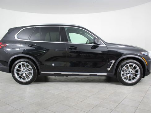 New 2026 BMW X5 xDrive50e image 8