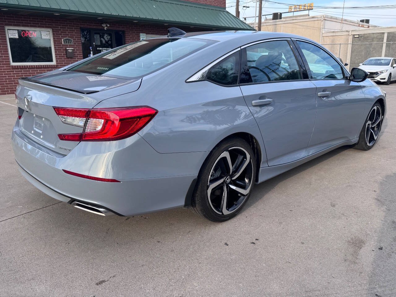 Used 2022 Honda Accord Sport image 5