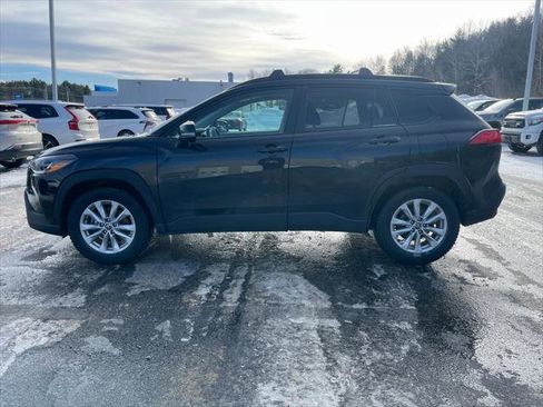 Certified 2023 Toyota Corolla Cross LE image 2