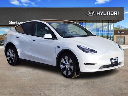 Used 2023 Tesla Model Y Long Range image 4