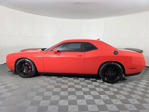 Used 2016 Dodge Challenger SRT Hellcat image 8
