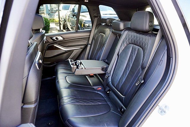 Used 2025 BMW X5 xDrive50e AWD/4WD image 24