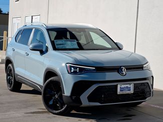 New 2026 Volkswagen Taos SE video 2