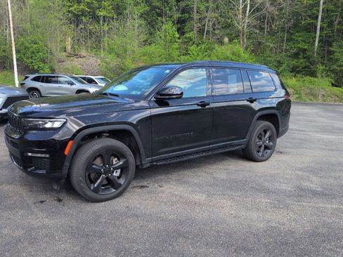 Used 2024 Jeep Grand Cherokee L Limited w/ Black Appearance Package AWD/4WD image 22