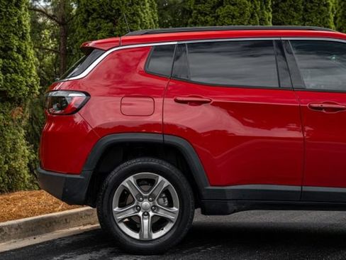 Used 2023 Jeep Compass Latitude AWD/4WD image 13