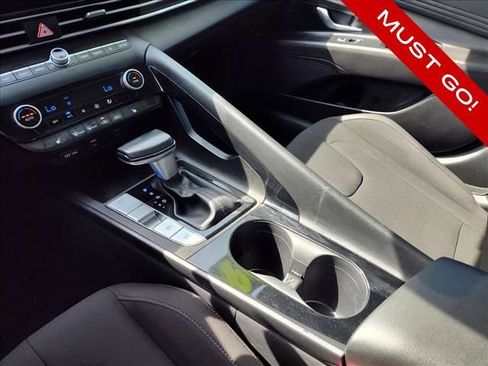 Used 2023 Hyundai Elantra SEL w/ Convenience Package FWD image 20