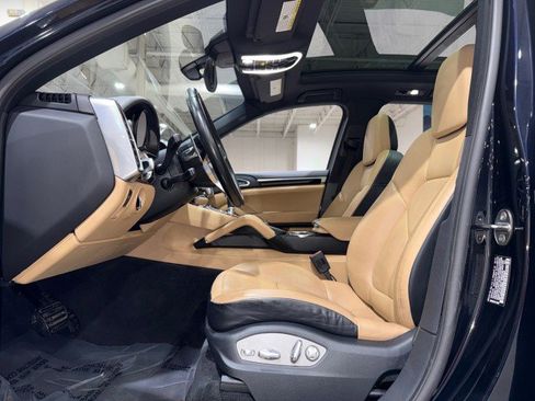 Used 2016 Porsche Cayenne image 51