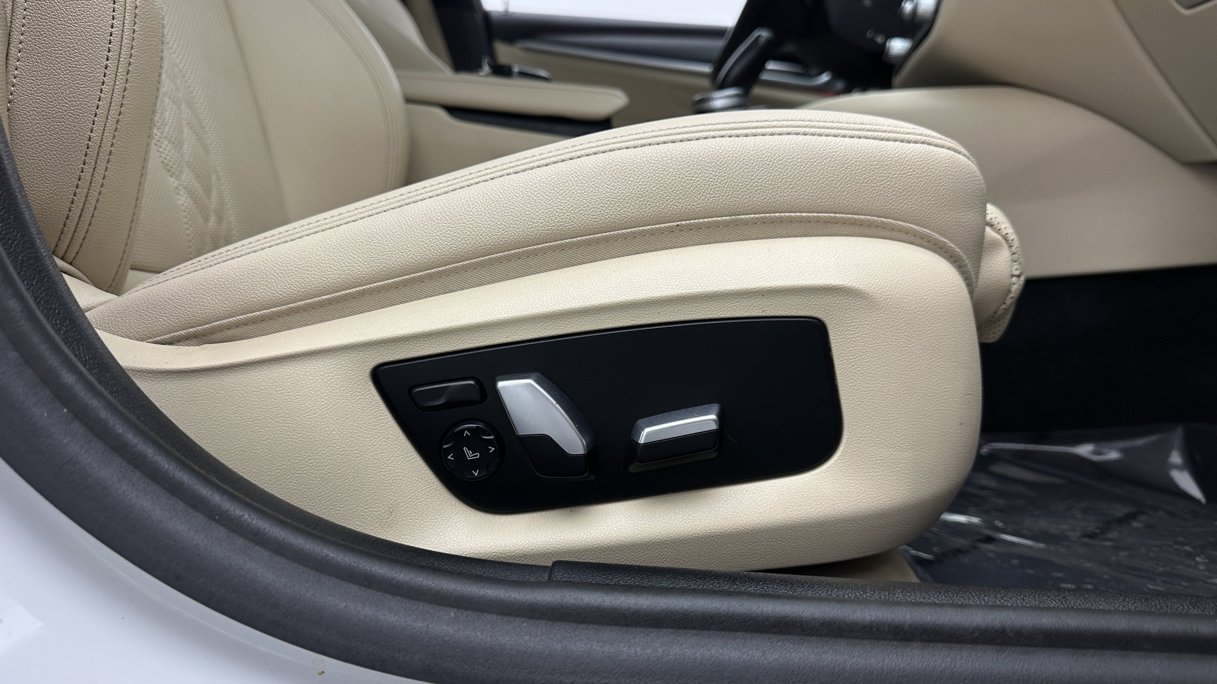 Used 2022 BMW 530i RWD image 40