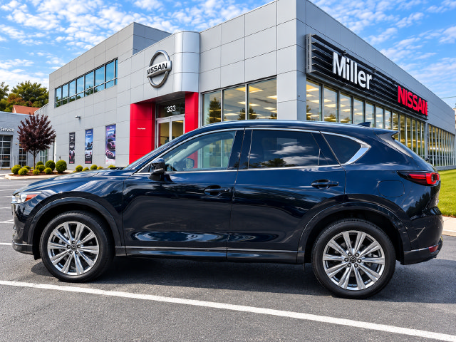 Used 2023 MAZDA CX-5 Signature AWD/4WD image 4