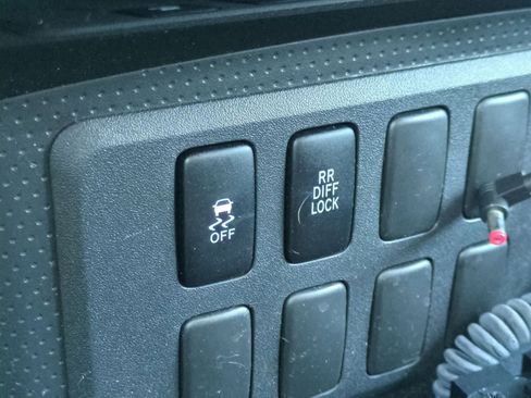 Used 2010 Toyota FJ Cruiser 4WD image 31