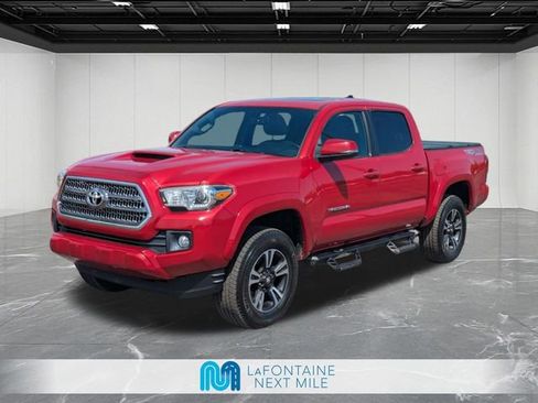 Used 2017 Toyota Tacoma TRD Sport AWD/4WD image 1
