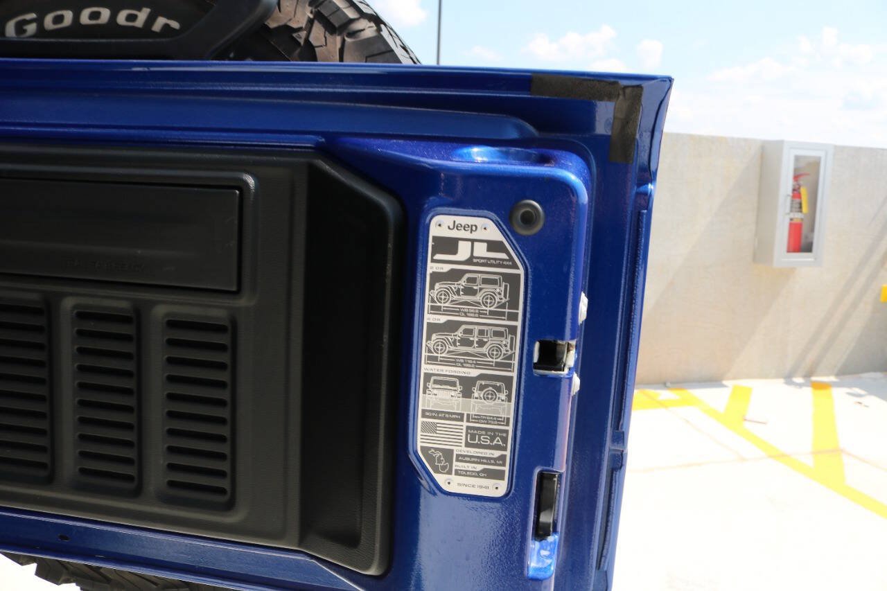 Used 2020 Jeep Wrangler Sport AWD/4WD image 12