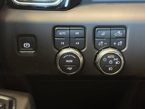 New 2026 GMC Sierra 2500 Denali w/ Denali Reserve Package AWD/4WD image 31