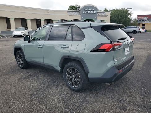 Used 2022 Toyota RAV4 XLE Premium AWD/4WD image 3