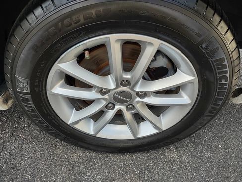 Used 2020 Dodge Grand Caravan SXT FWD image 39