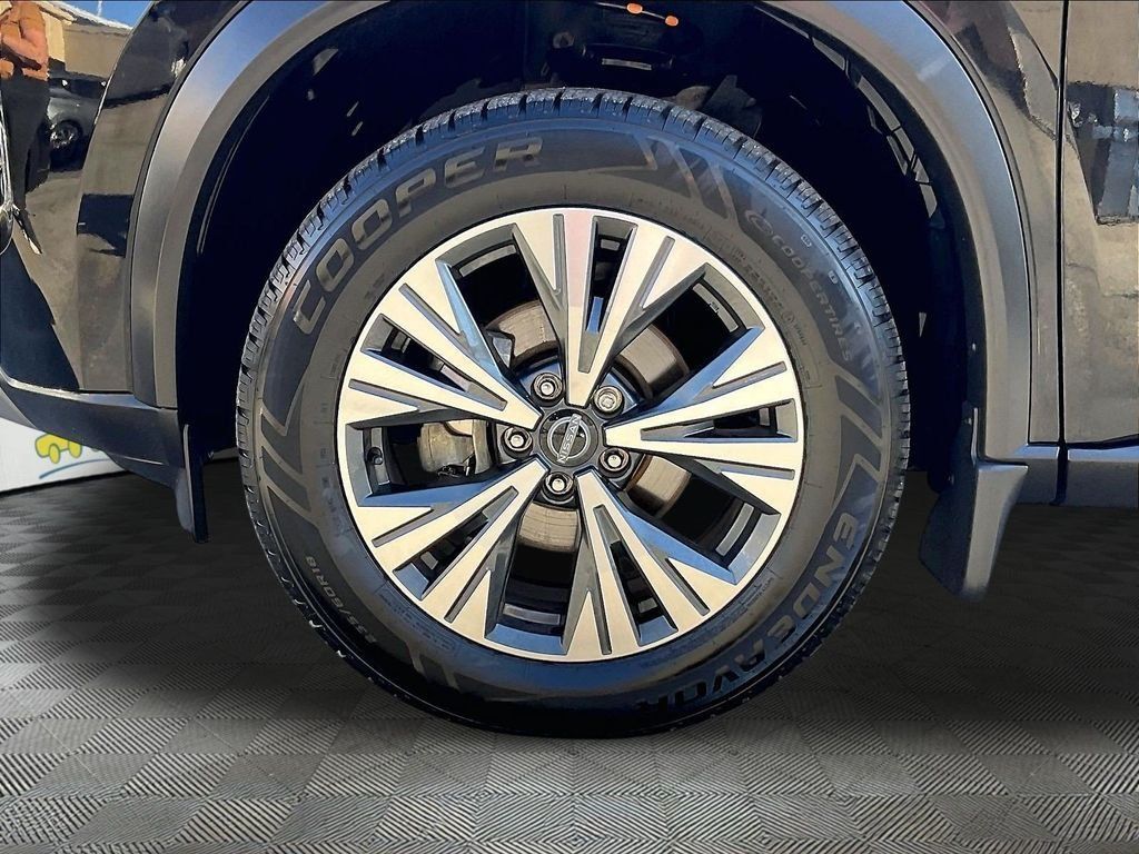 Certified 2023 Nissan Rogue SV AWD/4WD image 7
