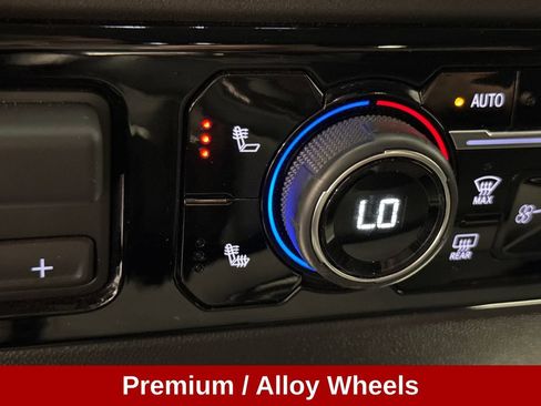 Used 2025 Chevrolet Silverado 2500 LT w/ Convenience Package AWD/4WD image 18