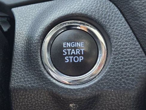 Used 2021 Toyota RAV4 XLE Premium AWD/4WD image 21