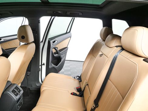 Certified 2023 Volkswagen Tiguan SE R-Line FWD image 23