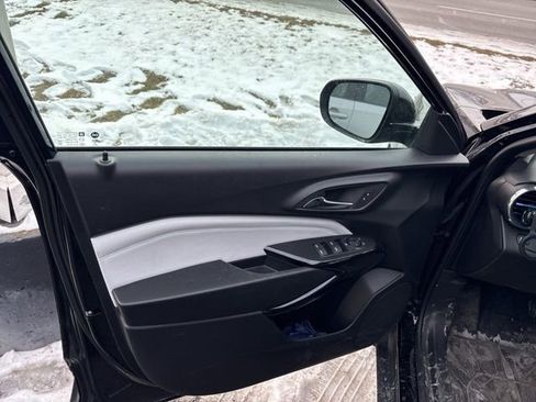 Used 2025 Chevrolet Trax LT w/ Driver Confidence Package image 16