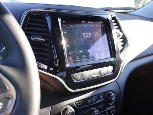 Used 2021 Jeep Cherokee Limited AWD/4WD image 21