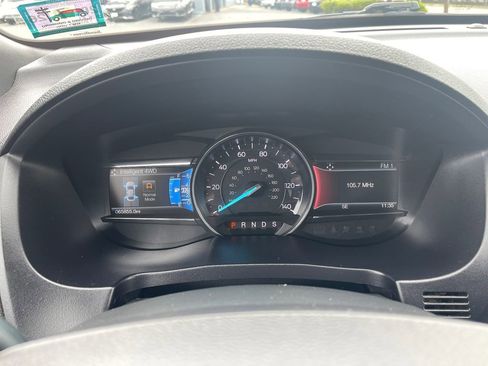 Used 2017 Ford Explorer XLT w/ Equipment Group 202A AWD/4WD image 21