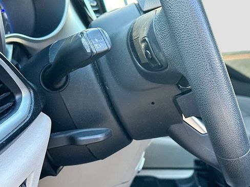 Used 2017 Chrysler Pacifica Touring image 11