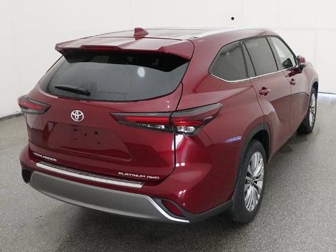 New 2026 Toyota Highlander Platinum AWD/4WD image 8