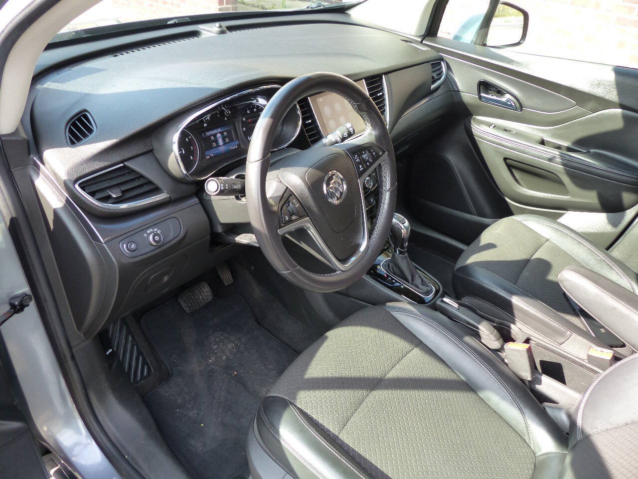 Used 2019 Buick Encore Preferred w/ Safety Package FWD image 17