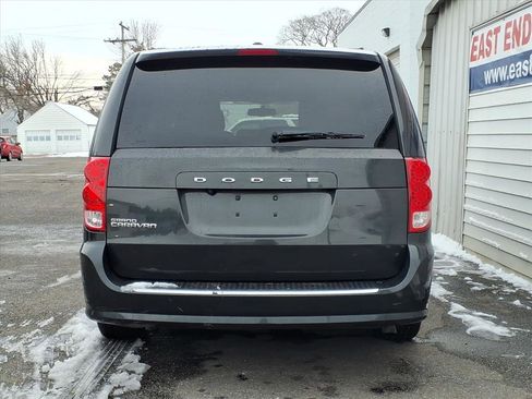 Used 2012 Dodge Grand Caravan SXT w/ Entertainment Group 1 image 4