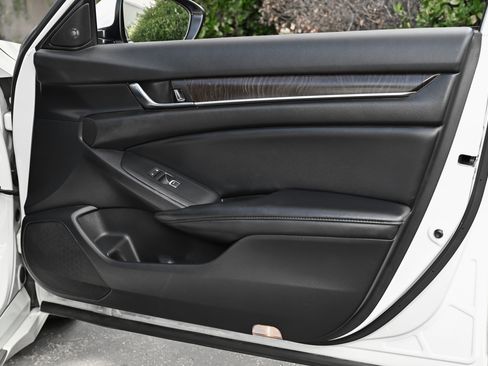 Used 2022 Honda Accord Touring image 50