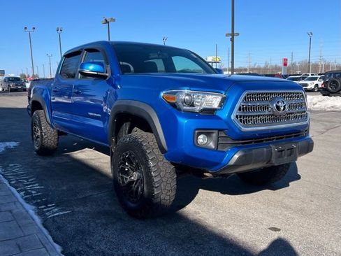 Used 2017 Toyota Tacoma 4x4 Double Cab image 5