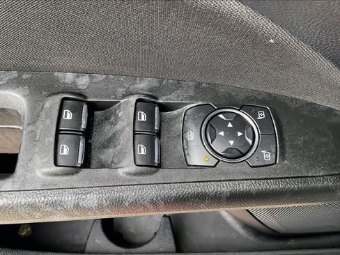 Used 2019 Ford Fusion SE FWD image 31
