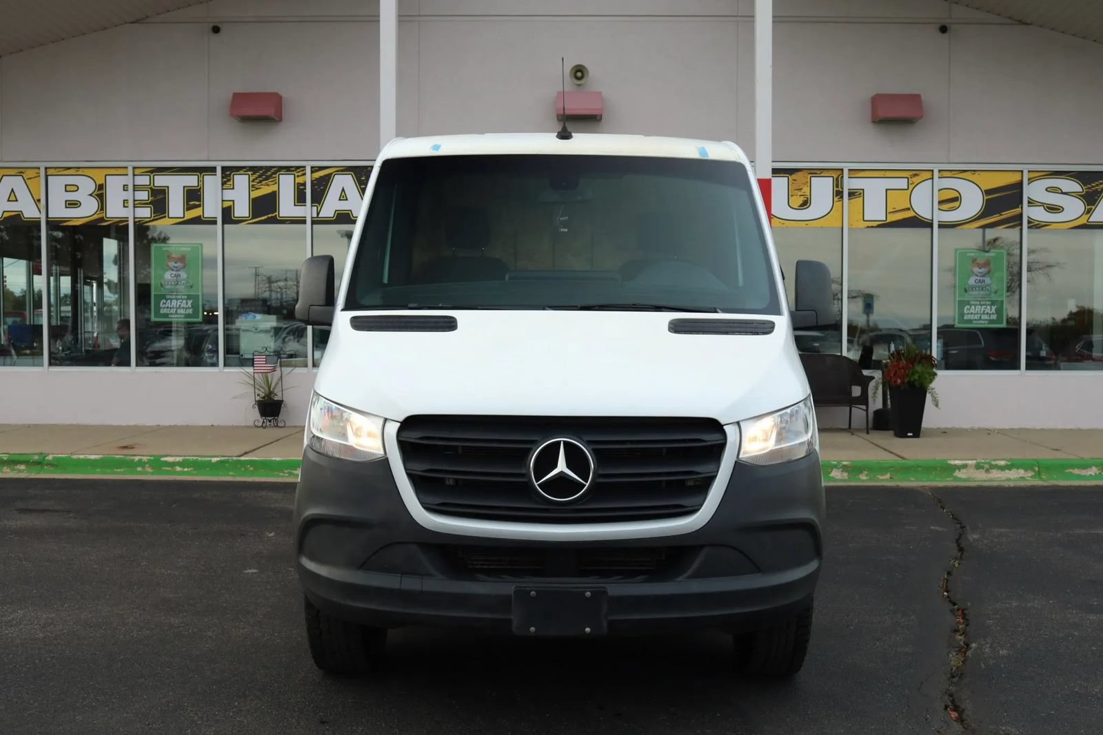 Used 2019 Mercedes-Benz Sprinter 2500 image 2