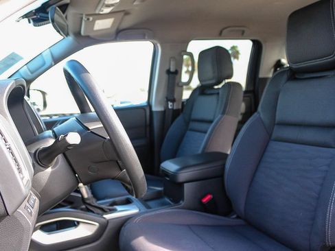 Used 2022 Nissan Frontier SV AWD/4WD image 18