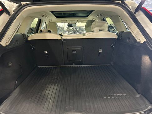 Certified 2023 Volvo XC60 B5 Ultimate w/ Climate Package image 26