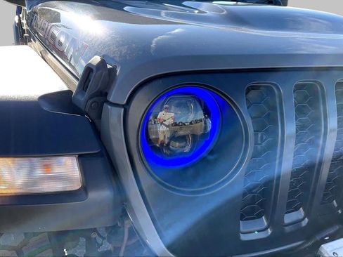 Used 2022 Jeep Gladiator Rubicon w/ Cold Weather Group AWD/4WD image 26