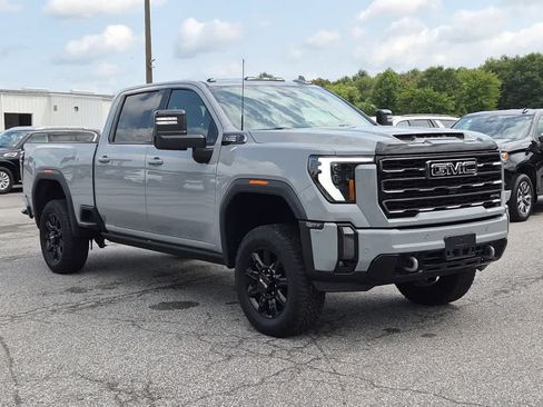 Used 2024 GMC Sierra 2500 AT4 w/ AT4 Premium Plus Package AWD/4WD image 3