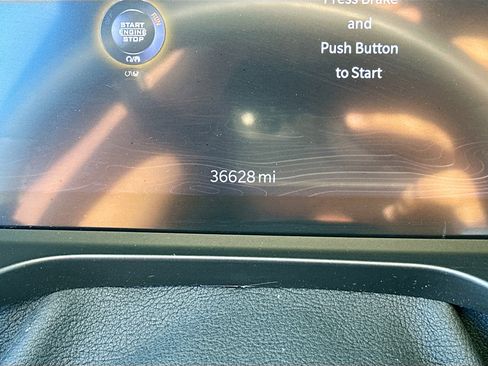 Used 2023 Jeep Grand Cherokee L Limited w/ Black Appearance Package image 19