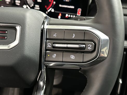 Used 2026 GMC Acadia Elevation image 31