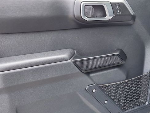 New 2025 Ford Bronco Badlands image 9