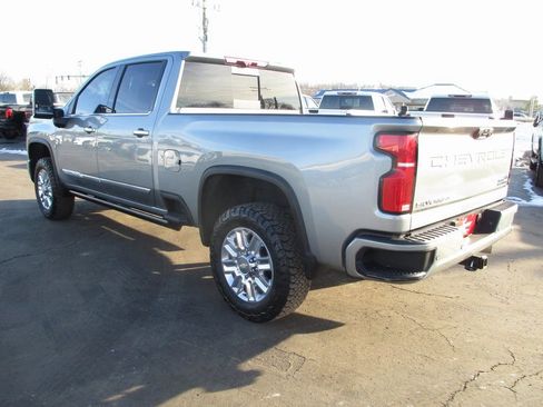 Used 2025 Chevrolet Silverado 3500 High Country w/ Technology Package image 11