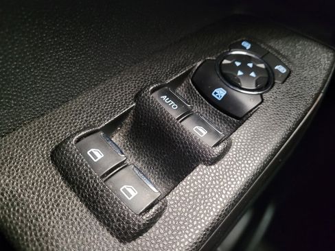 Used 2021 Ford EcoSport SE FWD image 27