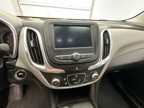 Used 2020 Chevrolet Equinox LS w/ LS Convenience Package FWD image 10