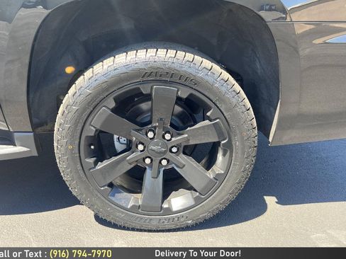 Used 2017 Chevrolet Suburban LS w/ Enhanced Driver Alert Package RWD image 10