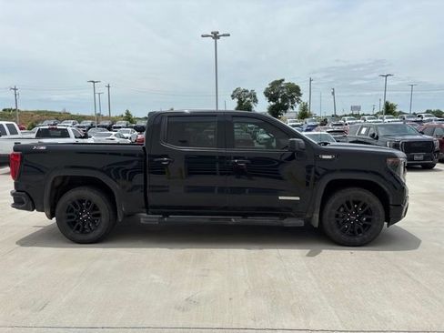 Used 2024 GMC Sierra 1500 Elevation w/ X31 Off-Road Package AWD/4WD image 2